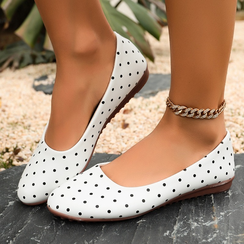 Women'S Fashion Walking Shoes - Damskie białe baleriny w kropki z