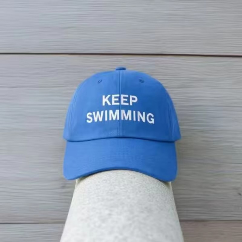 Women'S Fashion Hats - Modne czapki baseballowe z haftowanym napisem